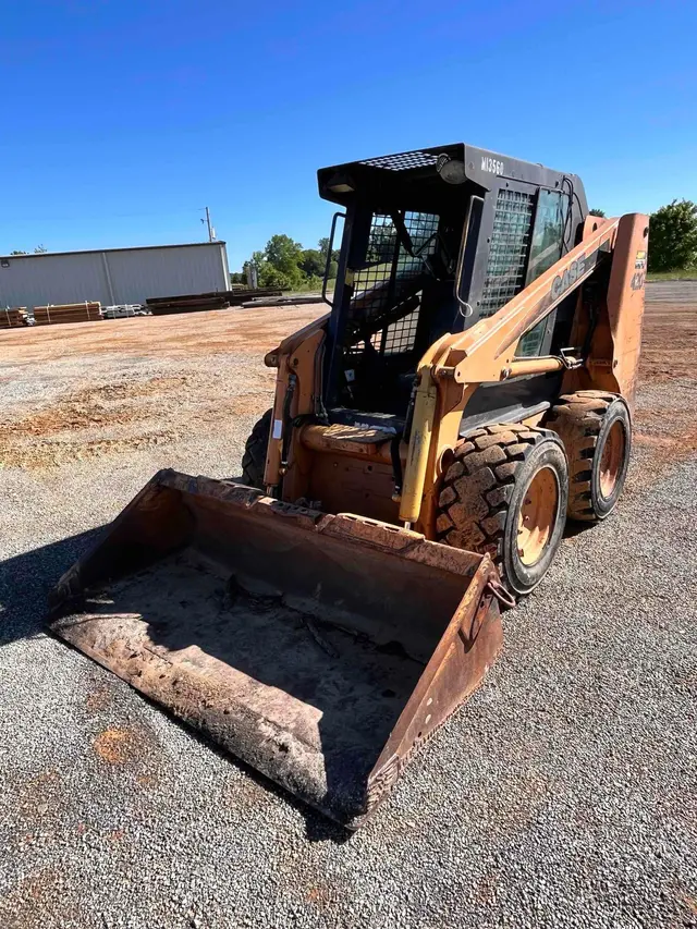 CASE 420 SKID LOADER photo 2