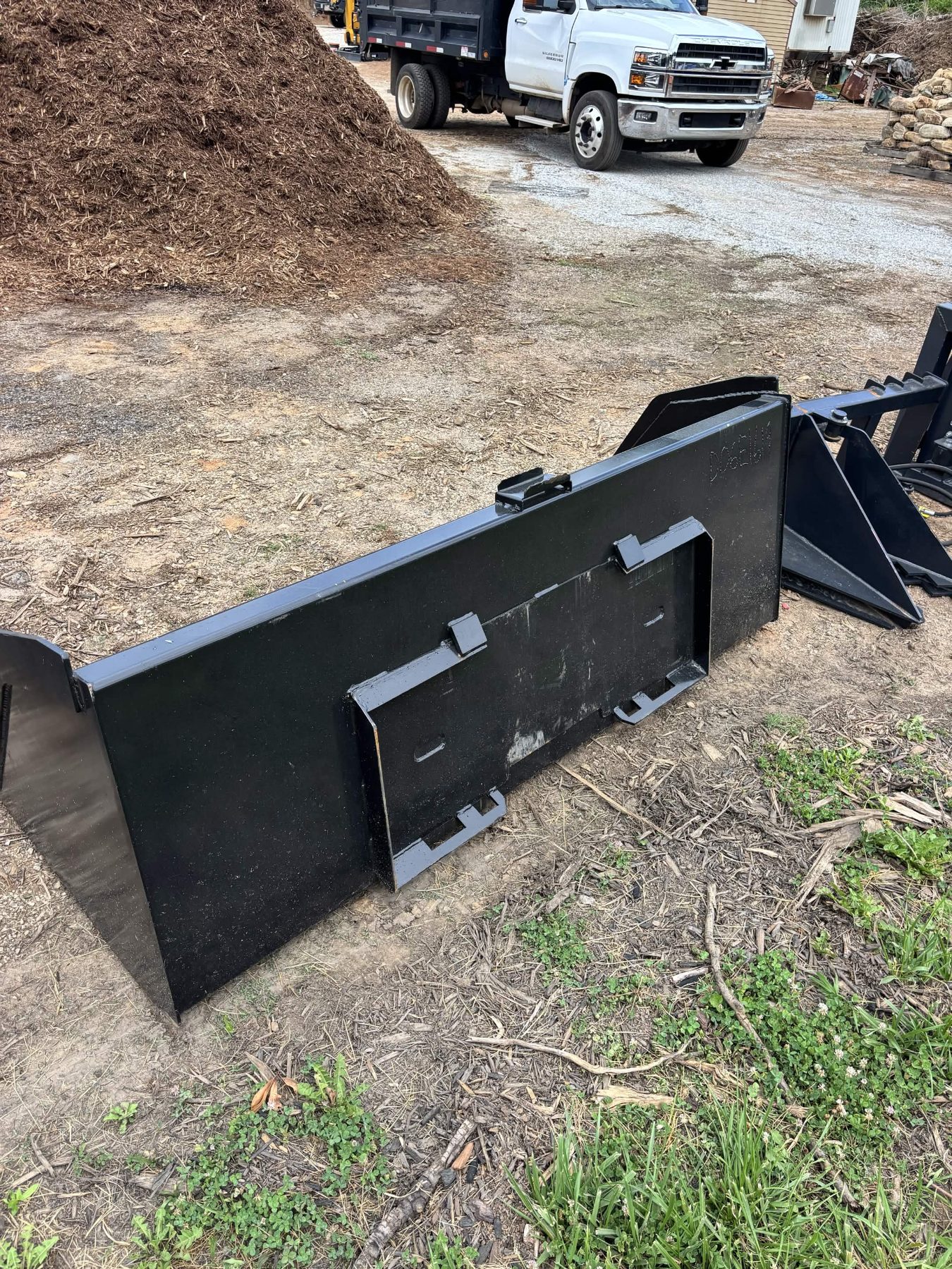 Skid Steer 84in Material Bucket photo 3