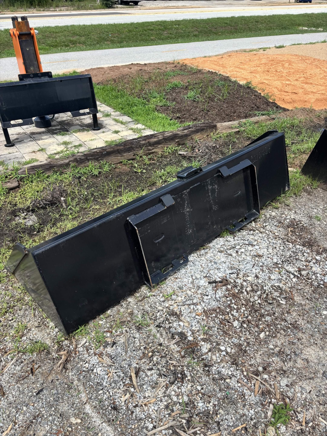 Skid Steer 90in Smooth Bucket photo 2